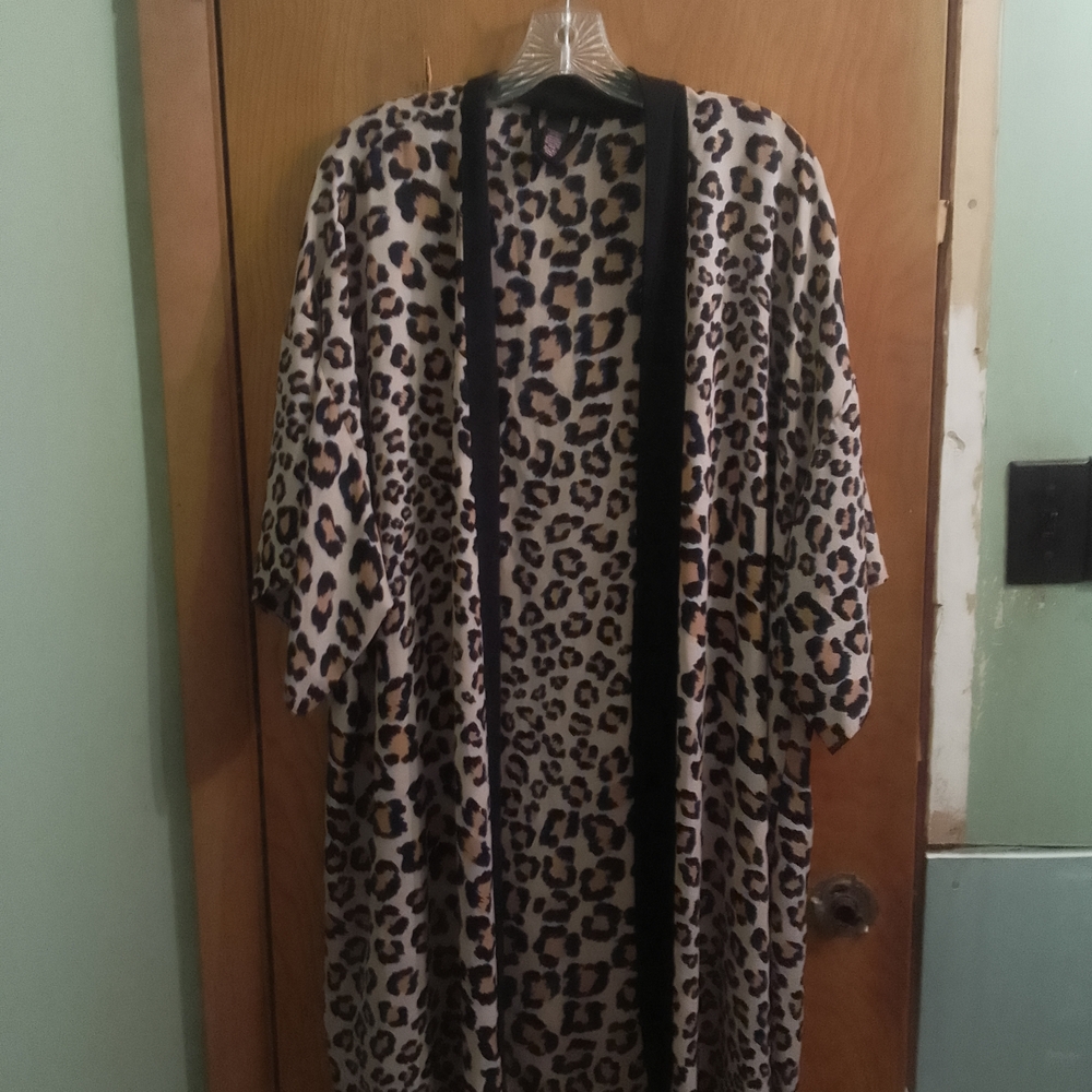 Victoria's Secret Leopard Print‎ Cape